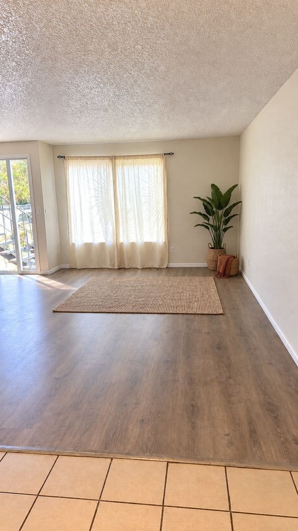 Oregon City Apartment: 469 Hilltop Avenue
