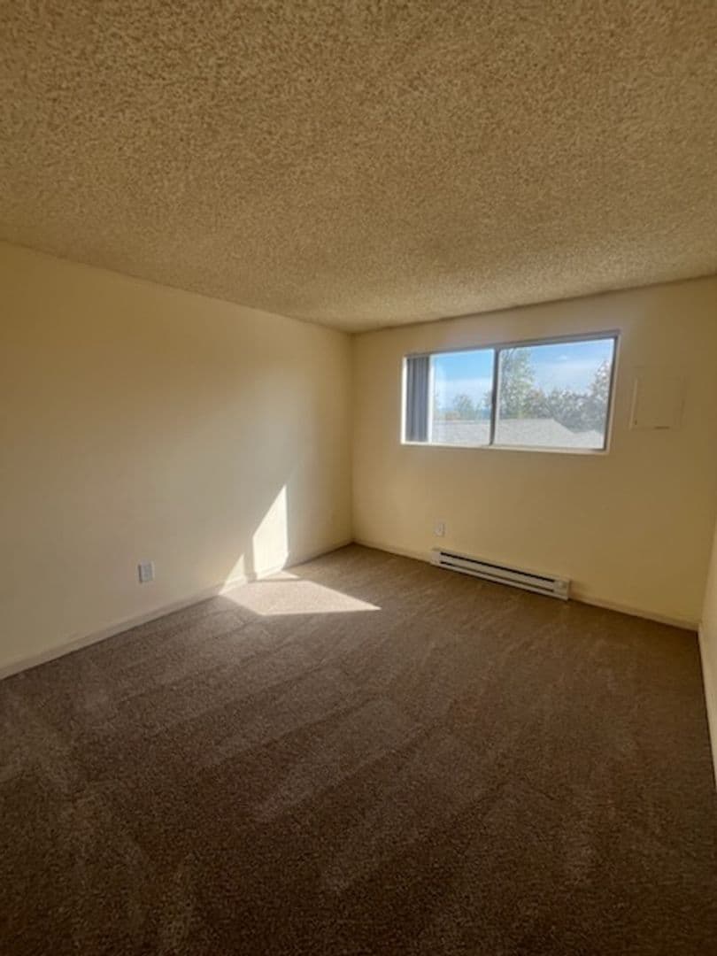 West Linn Apartment: 1777 Maple Street