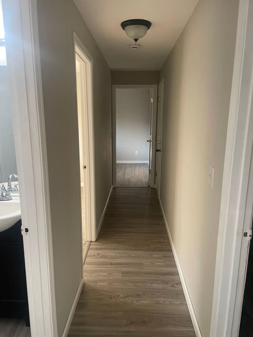 Gresham Apartment: 2425 - 2435 NE Division Street