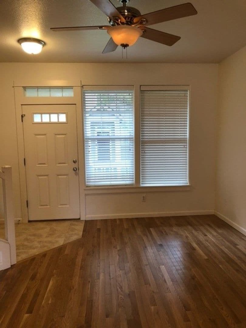 Beaverton Townhome: 15921 SW Mortondale Lane