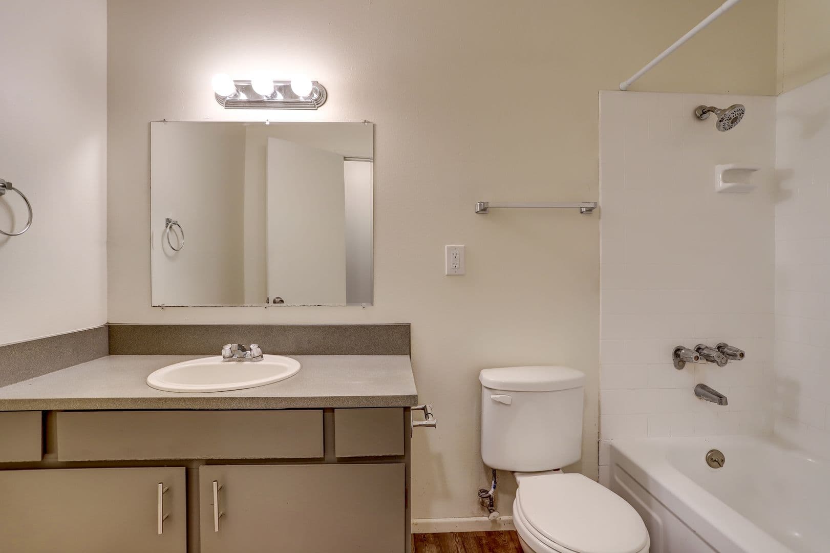 Beaverton Apartment: 3775 SW 108th Avenue