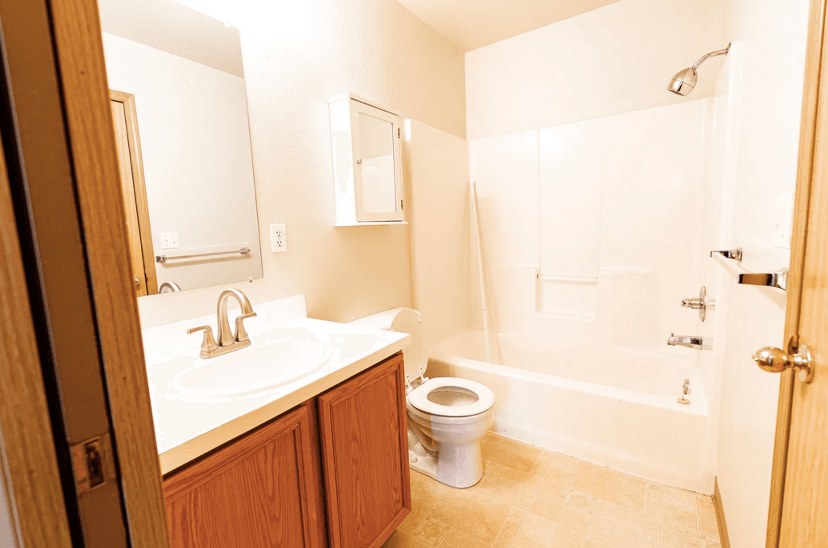 Milwaukie Apartment: 18304 SE Abernethy Ln.