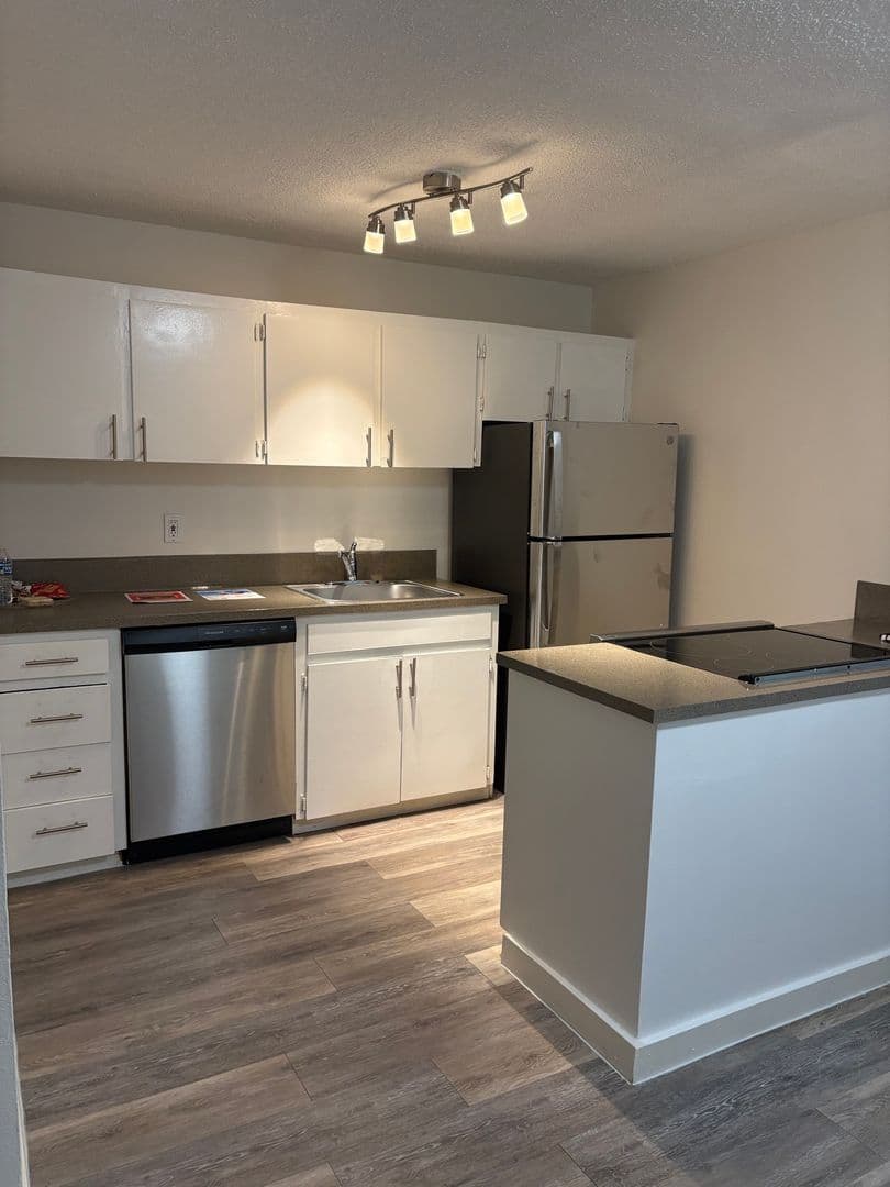 Tigard Apartment: 7582 SW Hunziker Road