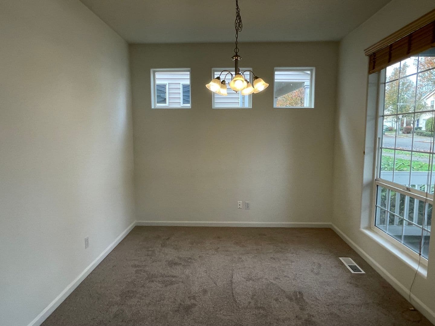 Hillsboro House: 5736 NE Hidden Creek Drive