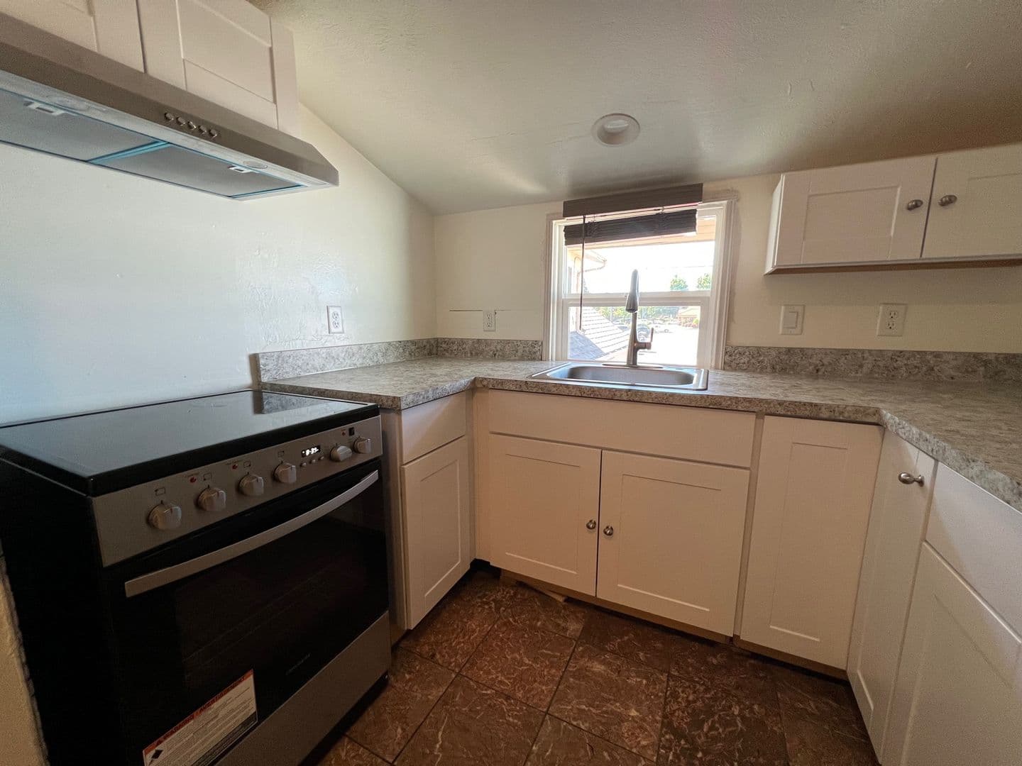 Beaverton Condo: 12935 SW Beaverdam Road #C
