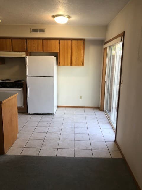 Hillsboro Townhome: 4221 SE Oak Street
