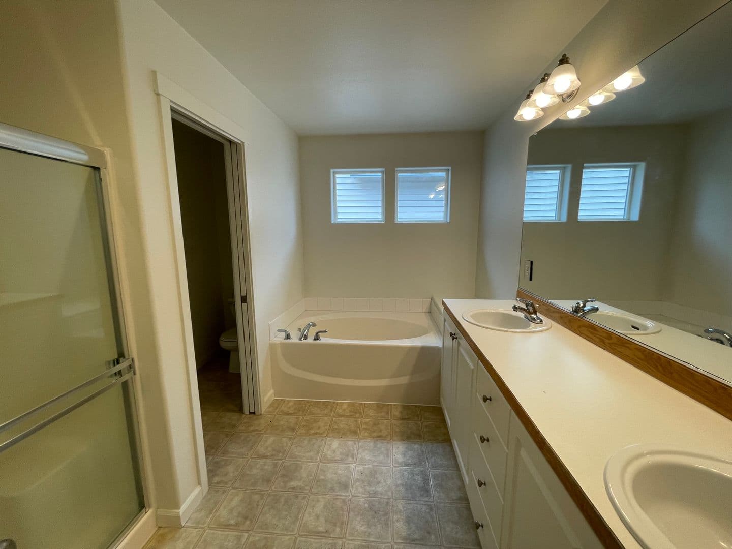 Hillsboro House: 5736 NE Hidden Creek Drive