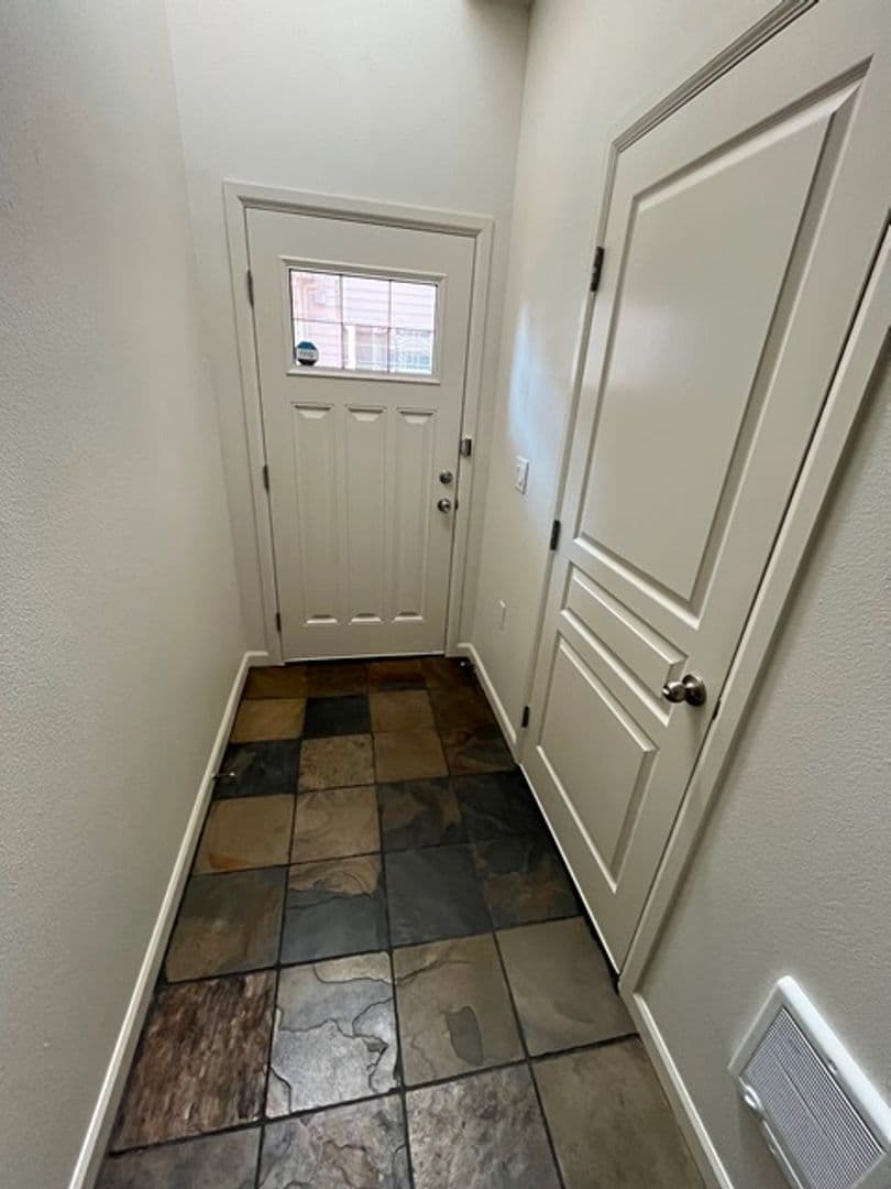 Beaverton Condo: 10308 SW Hollyridge Lane