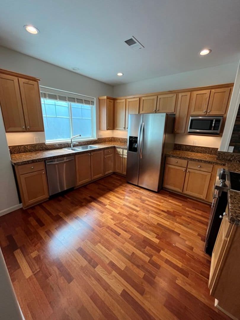 Beaverton Condo: 10308 SW Hollyridge Lane