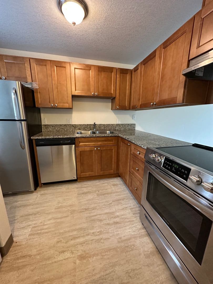 Beaverton House: 6552 SW 192nd Avenue
