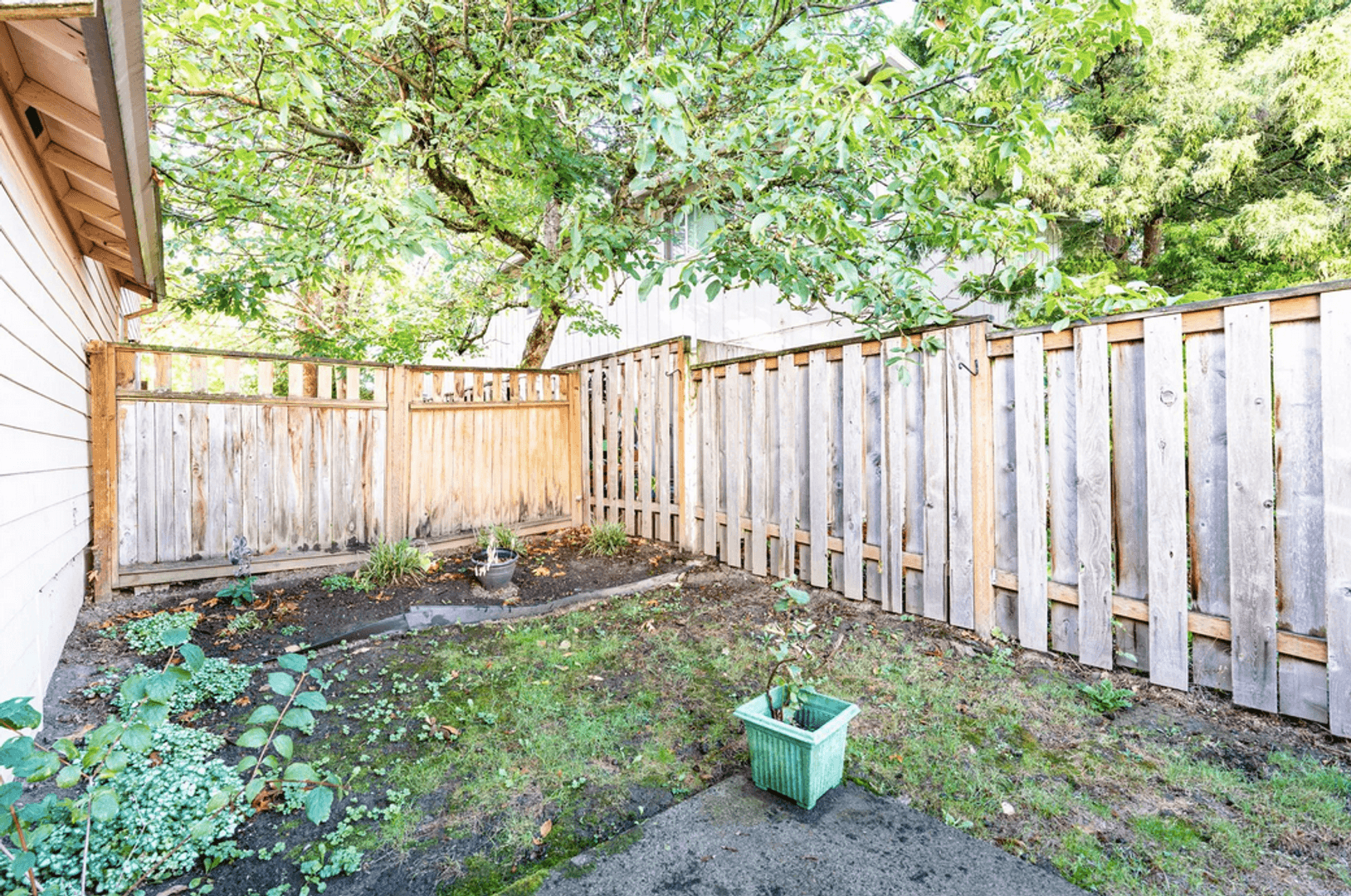 Milwaukie Apartment: 18304 SE Abernethy Ln.
