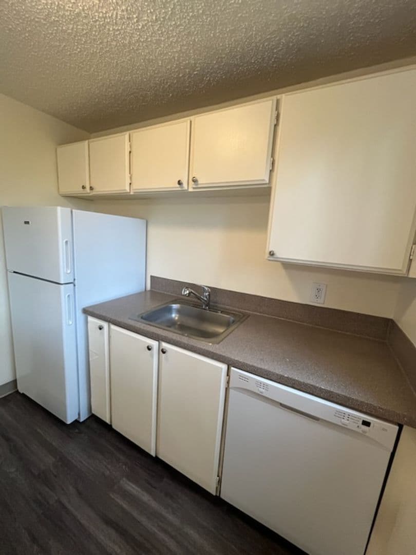 West Linn Apartment: 1777 Maple Street
