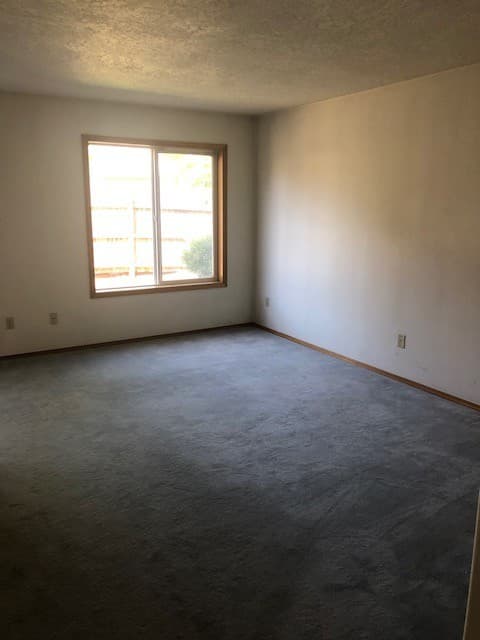 Hillsboro Townhome: 4221 SE Oak Street
