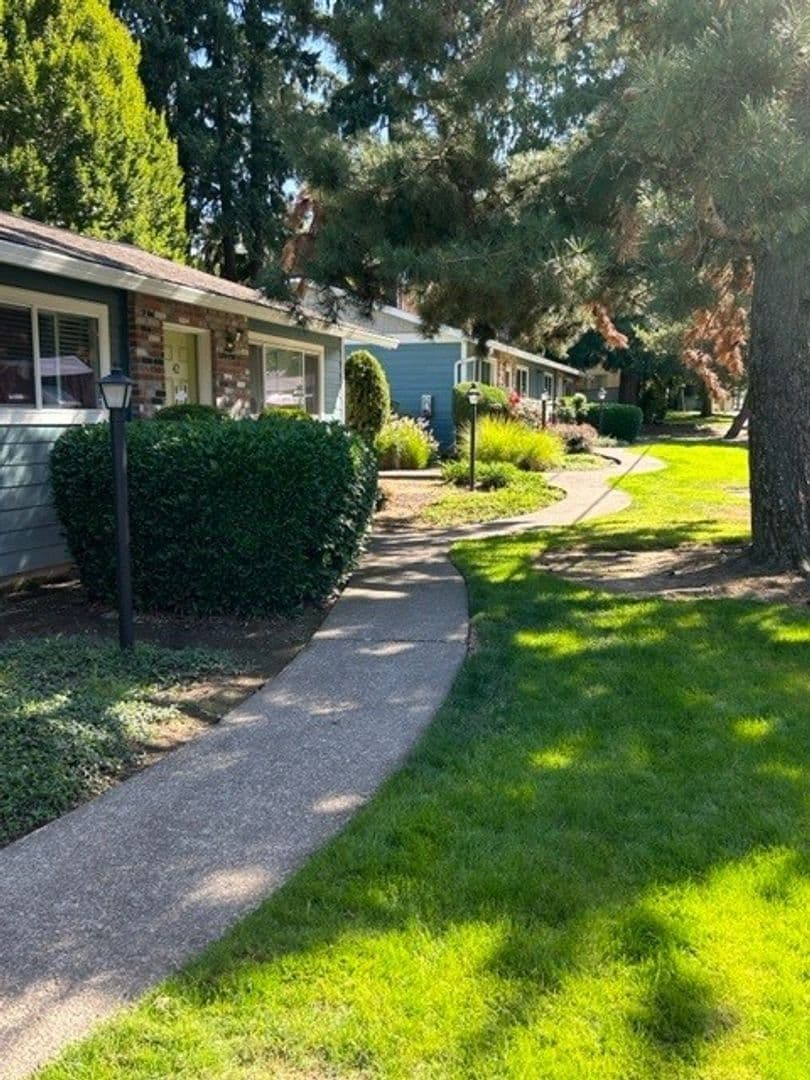 Aloha Apartment: 18850 SW Farmington Rd.