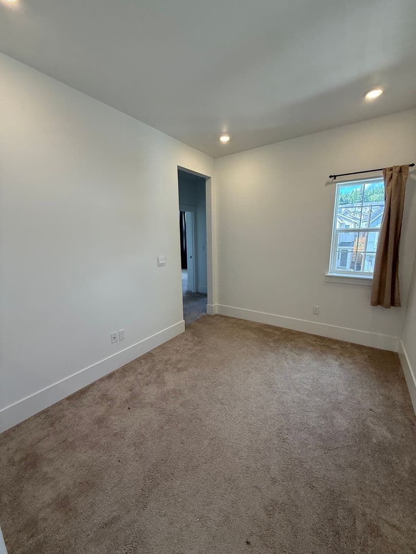 Beaverton House: 17820 SW Maiden Court