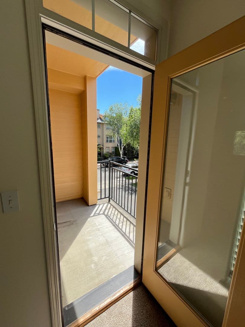 Hillsboro Townhome: 6030 NE Maidstone Street