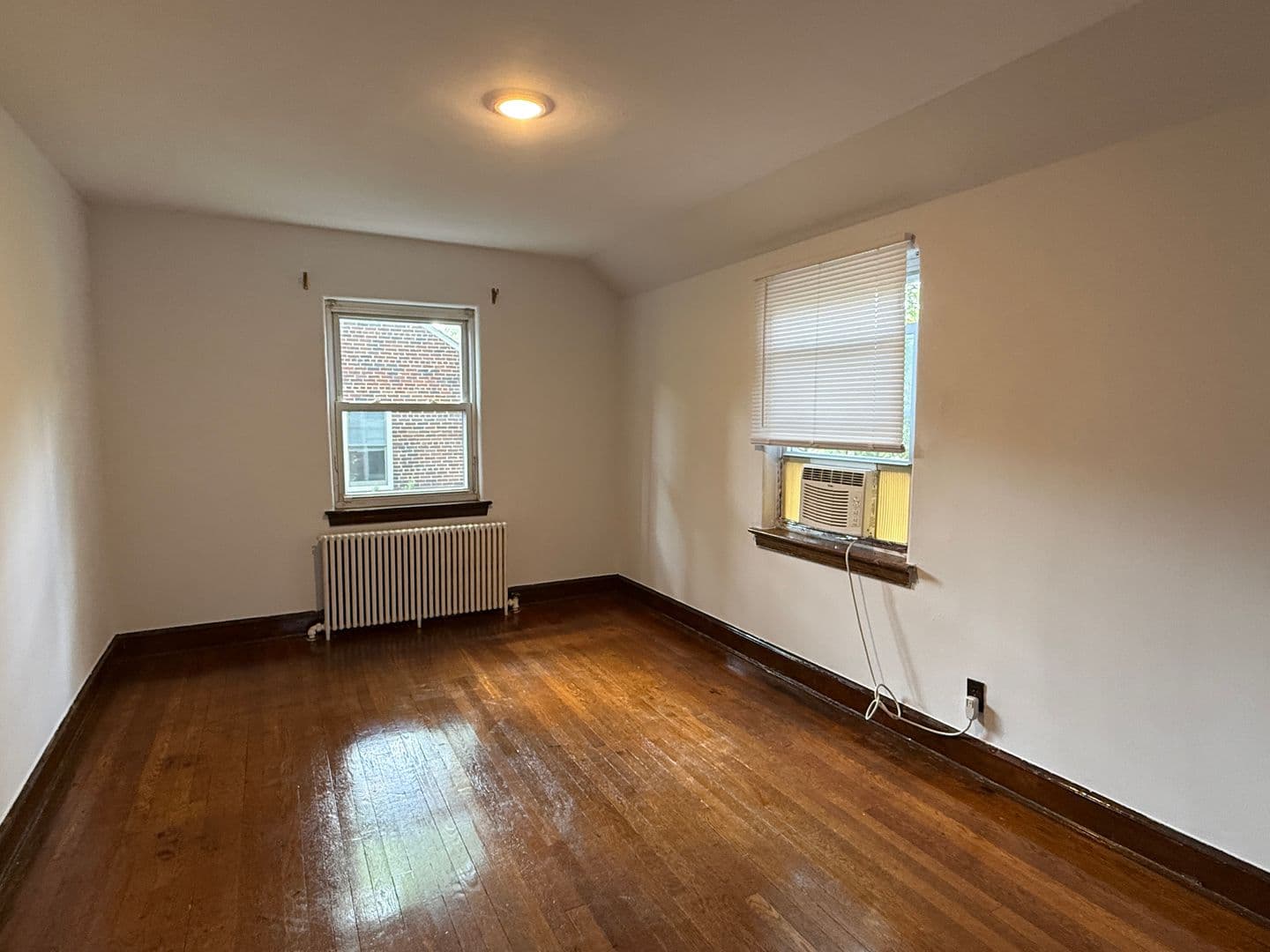 Washington House: 4409 Brandywine St NW