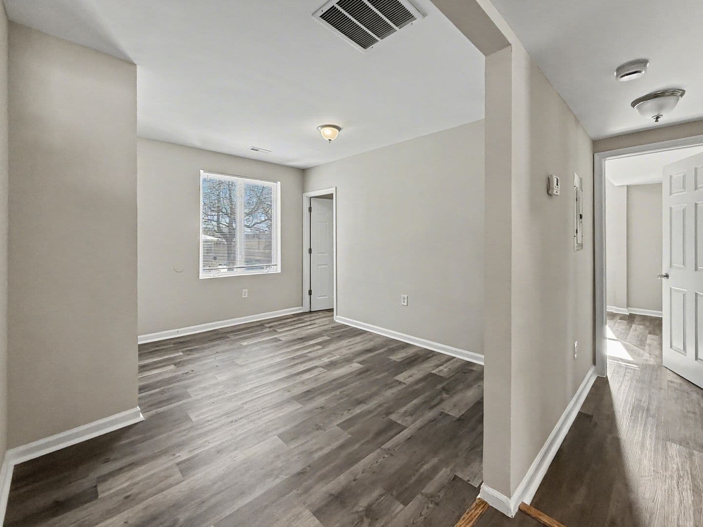 Washington Condo: 832 49th St NE Apt 1