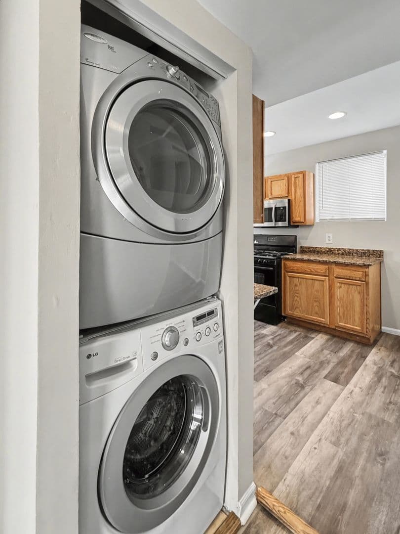 Washington Condo: 832 49th St NE Apt 1