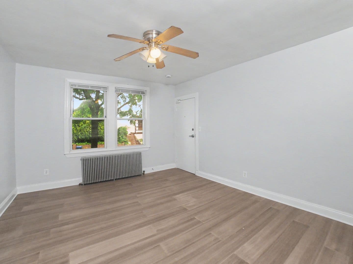 Washington Apartment: 3542 6th St NW