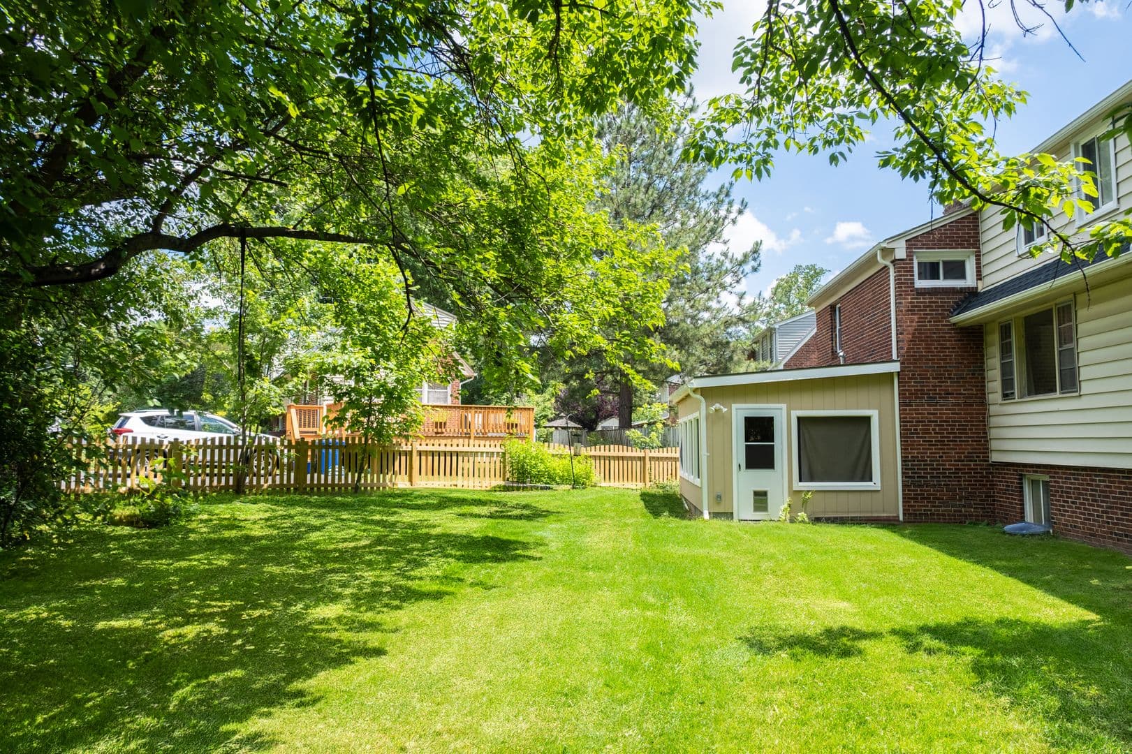 Silver Spring House: 10000 Kinross Ave