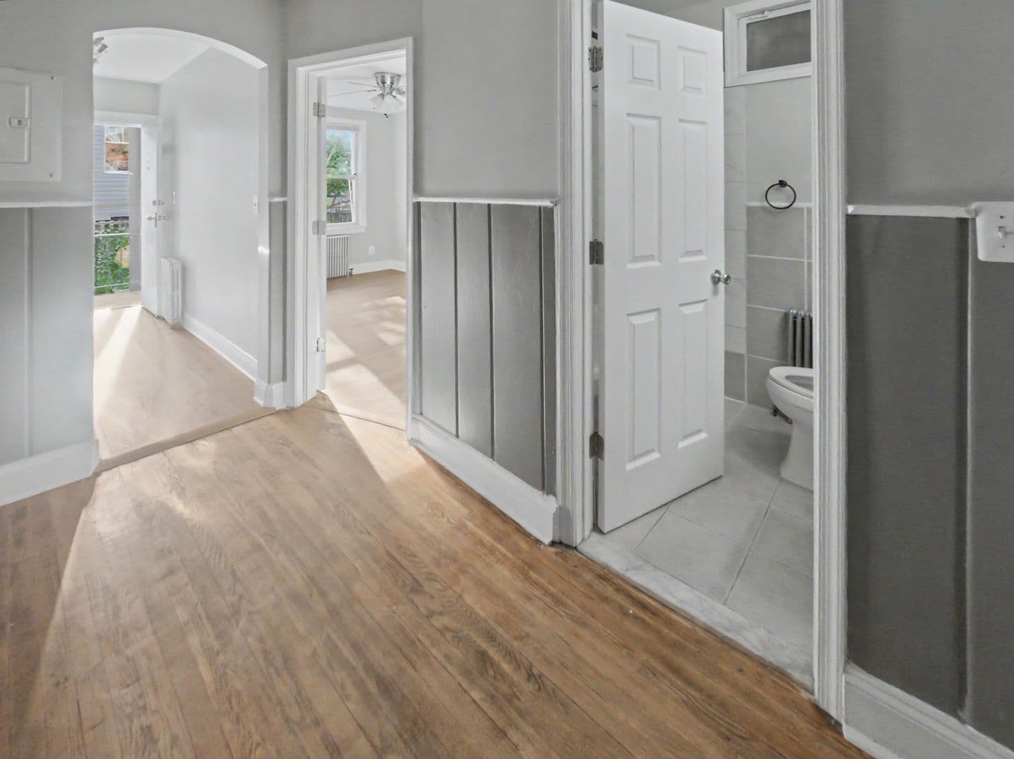 Washington Apartment: 3542 6th St NW