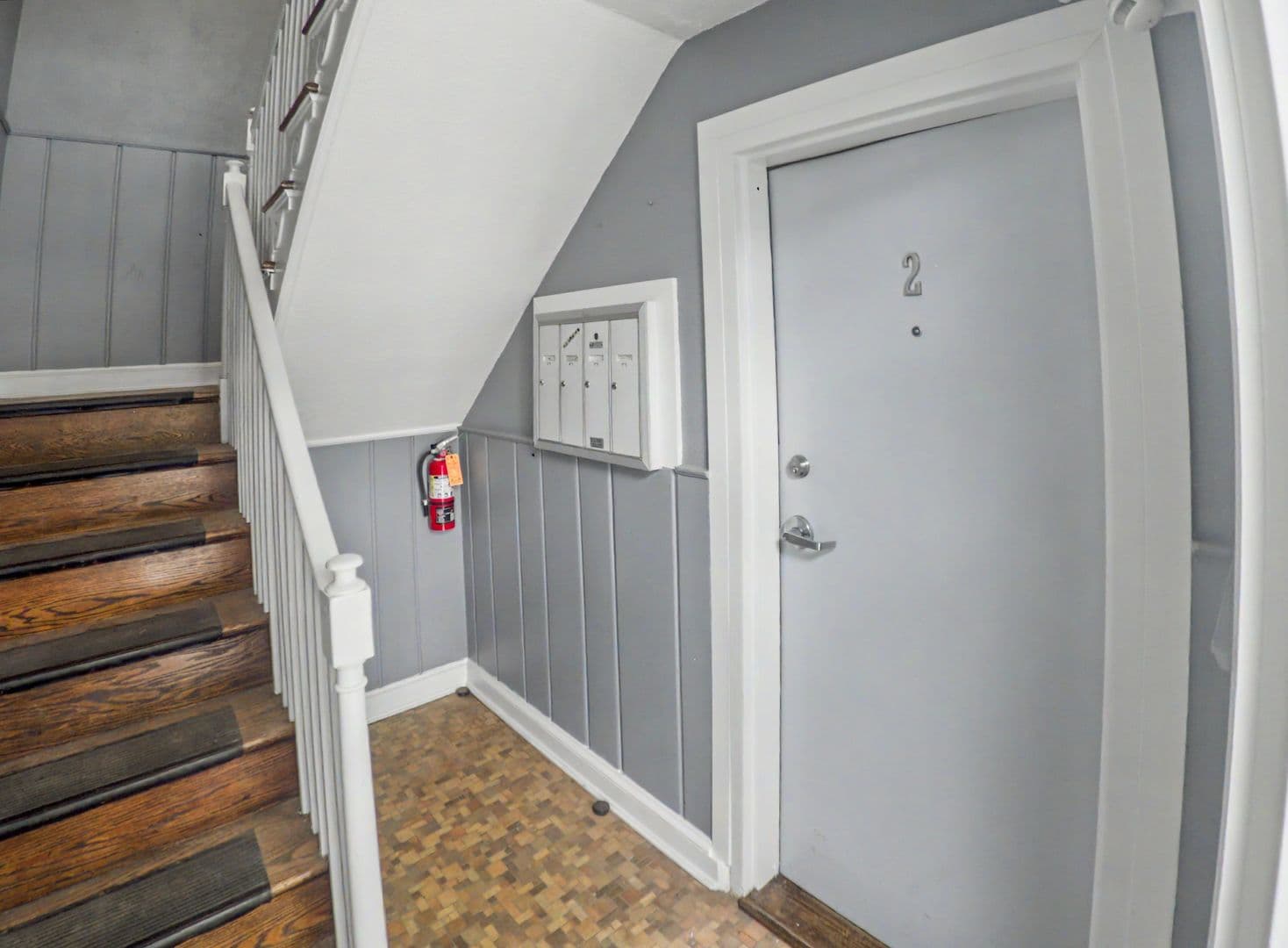 Washington Apartment: 3542 6th St NW
