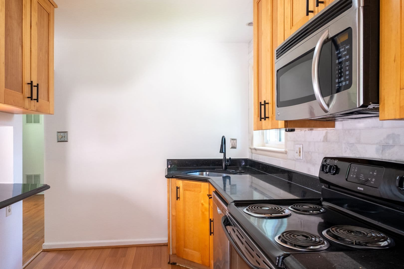 Silver Spring House: 10000 Kinross Ave