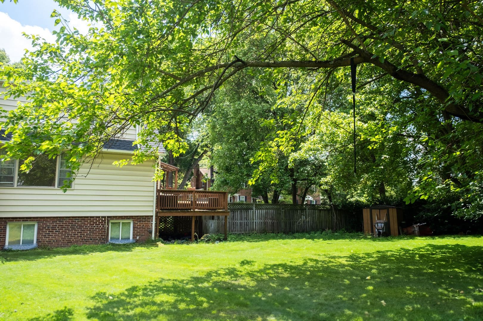 Silver Spring House: 10000 Kinross Ave