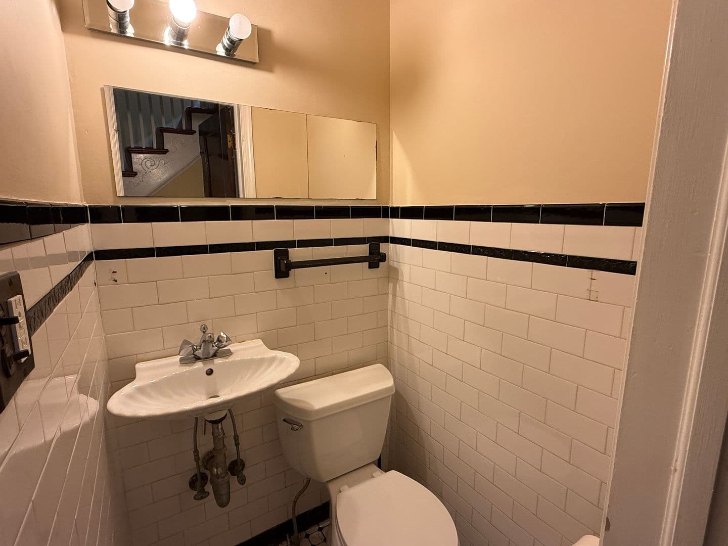 Washington House: 4409 Brandywine St NW