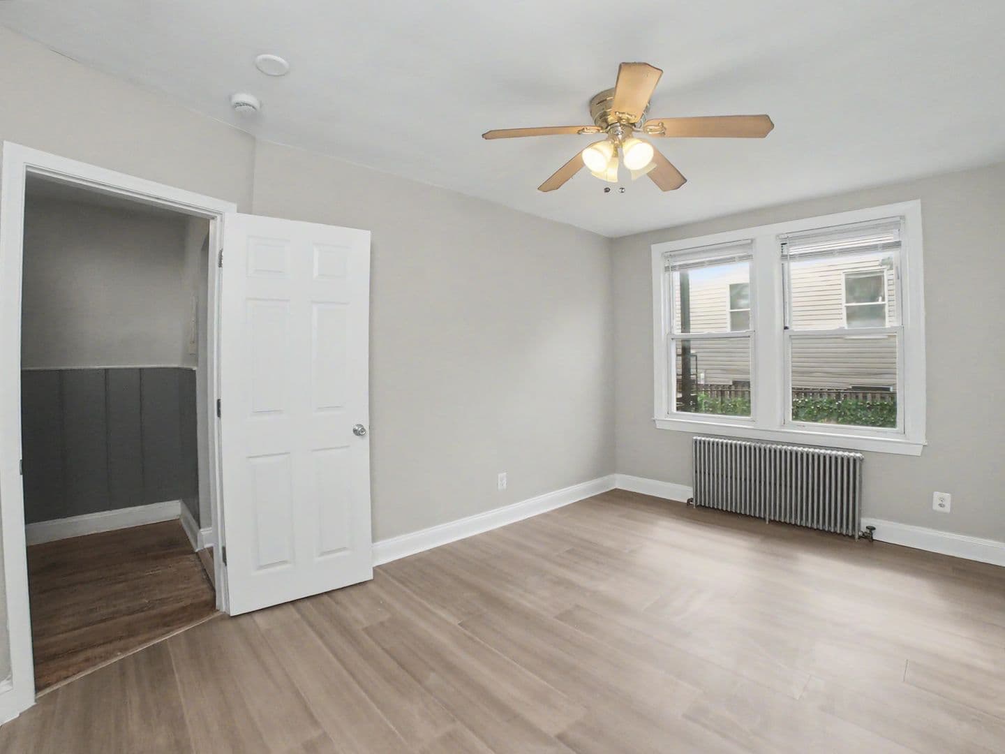 Washington Apartment: 3542 6th St NW