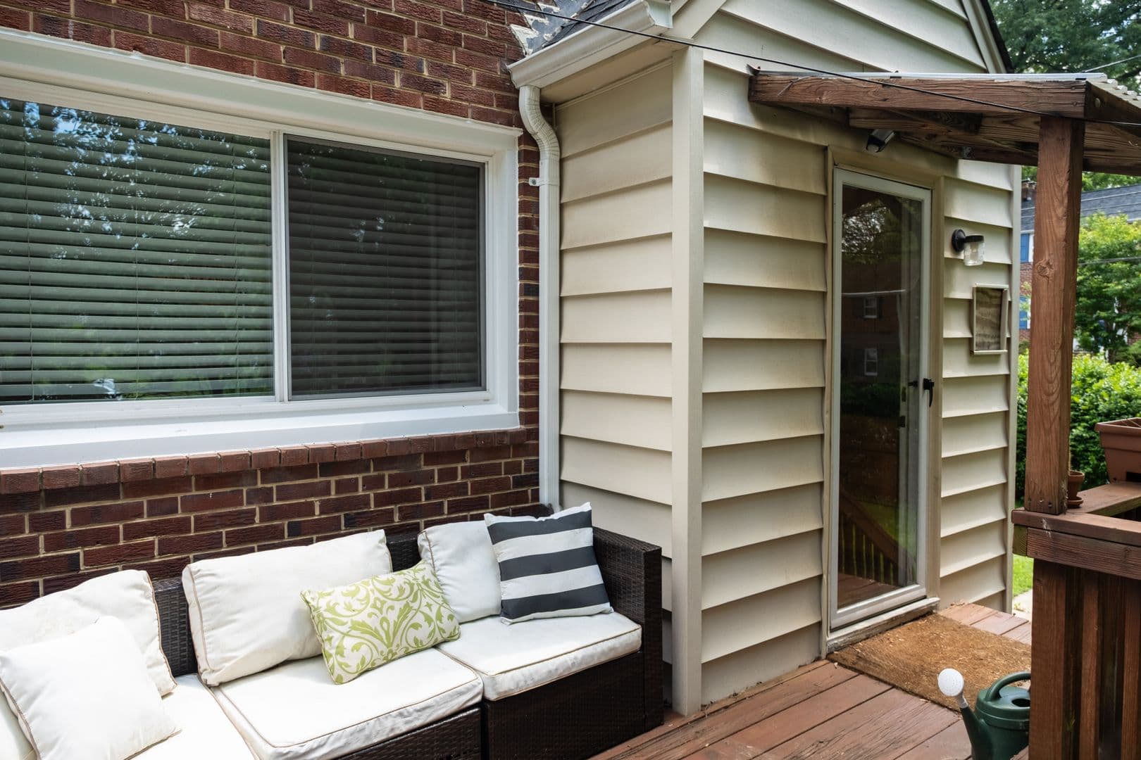 Silver Spring House: 10000 Kinross Ave