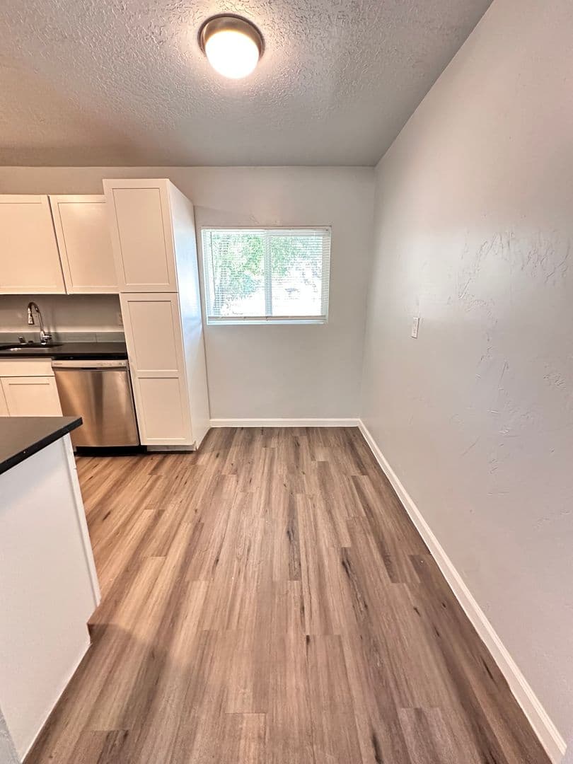 Albuquerque Apartment: 210 Cornell Drive SE