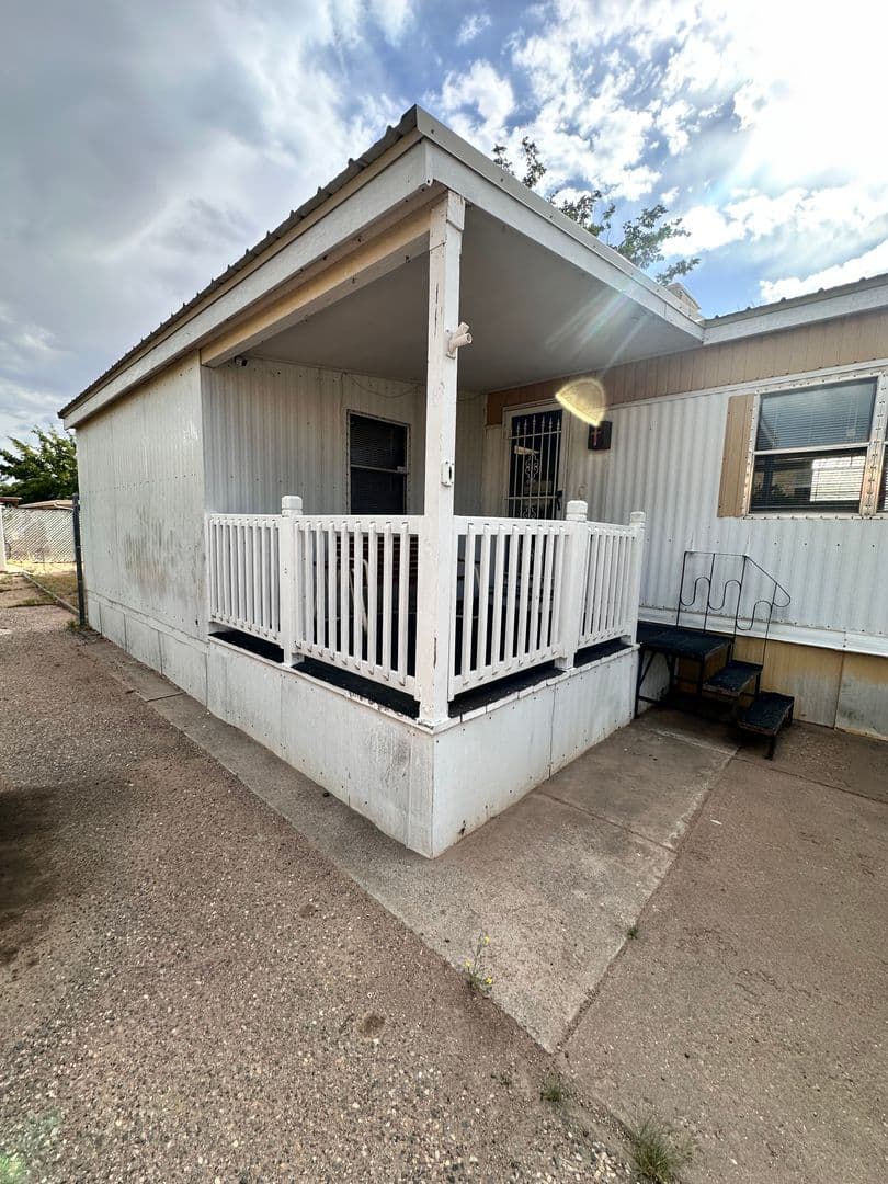 Albuquerque House: 6728 San Luis Obispo Ave NE