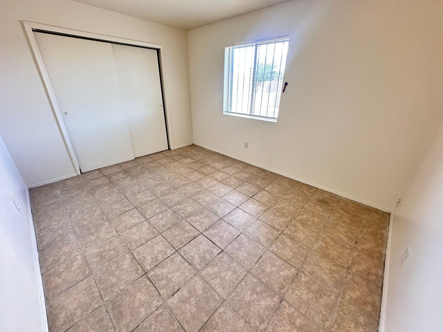 Albuquerque Apartment: 3800 Flora Vista Ave SW