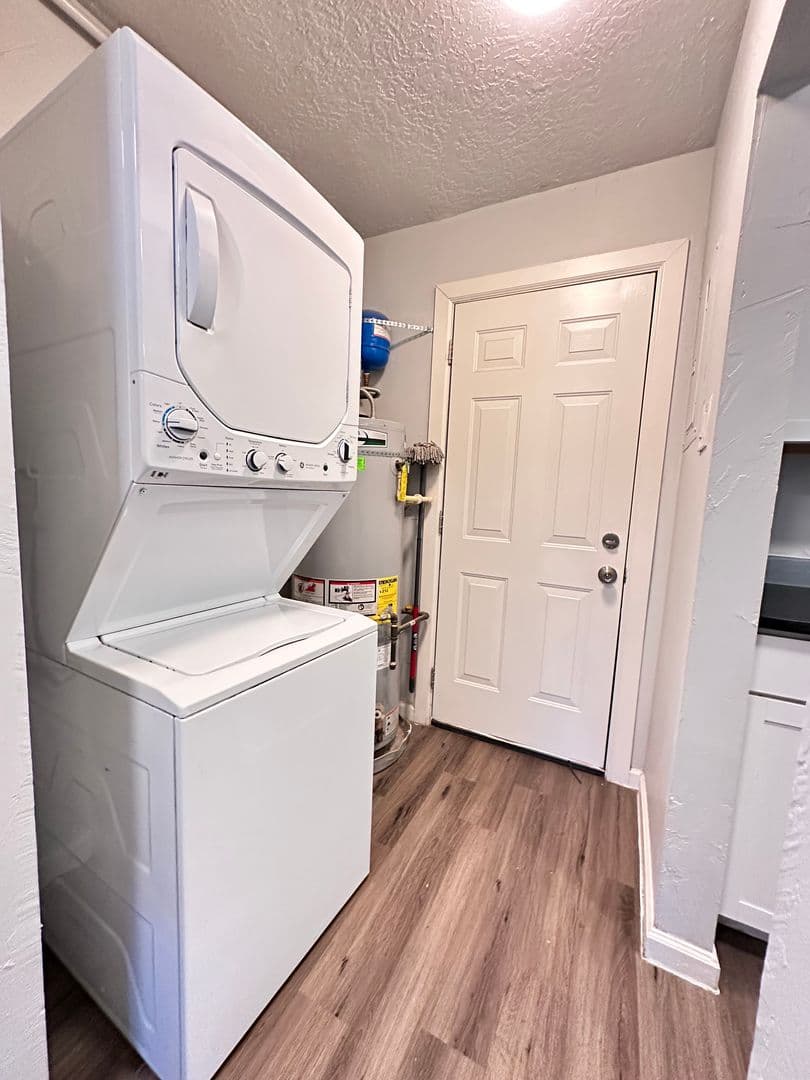 Albuquerque Apartment: 210 Cornell Drive SE