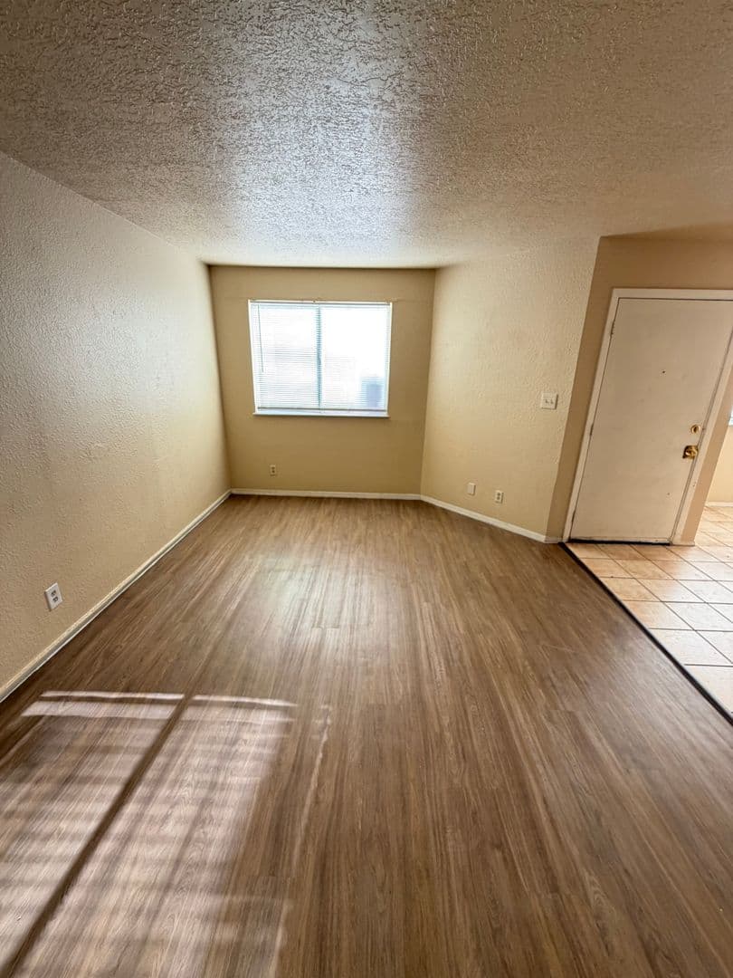 Rio Rancho Apartment: 507 Vancouver Road SE