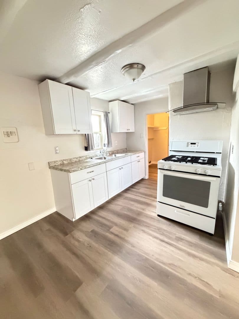 Albuquerque Apartment: 426 Towner Ave NW