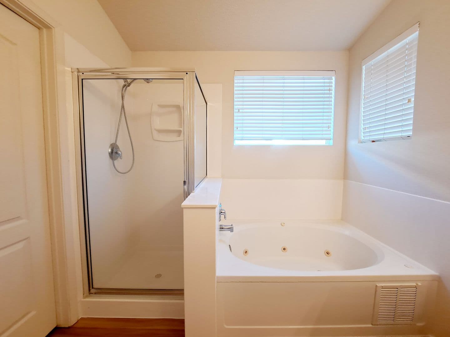 Los Lunas House: 750 Blue Sage Ave SW