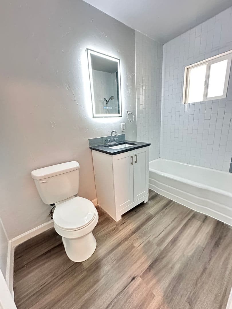 Albuquerque Apartment: 210 Cornell Drive SE