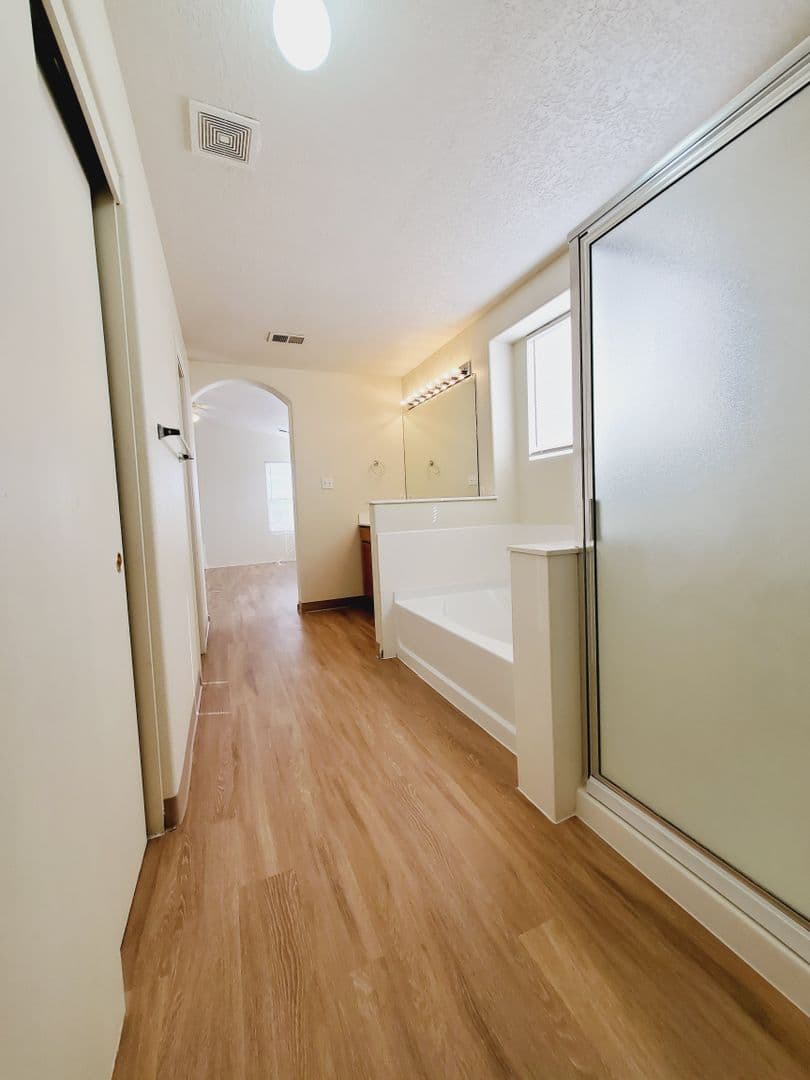 Los Lunas House: 631 Rain Lily