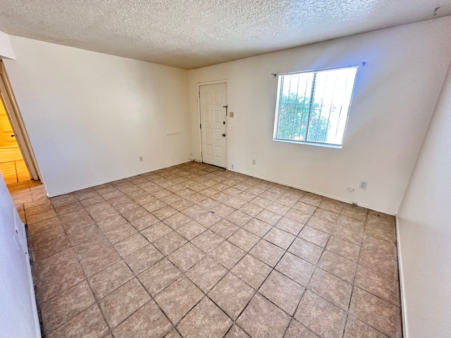 Albuquerque Apartment: 3800 Flora Vista Ave SW