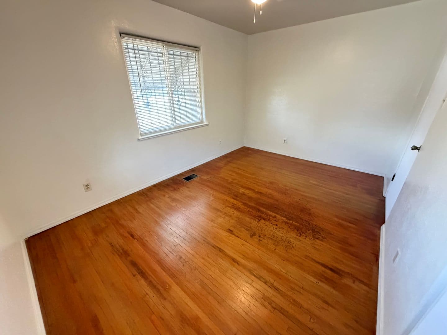 Albuquerque Apartment: 6104 Zuni Road SE