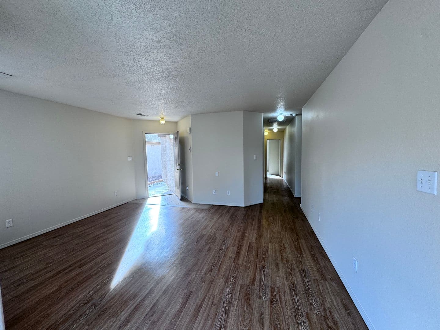 Los Lunas House: 720 Bear Grass Ave SW