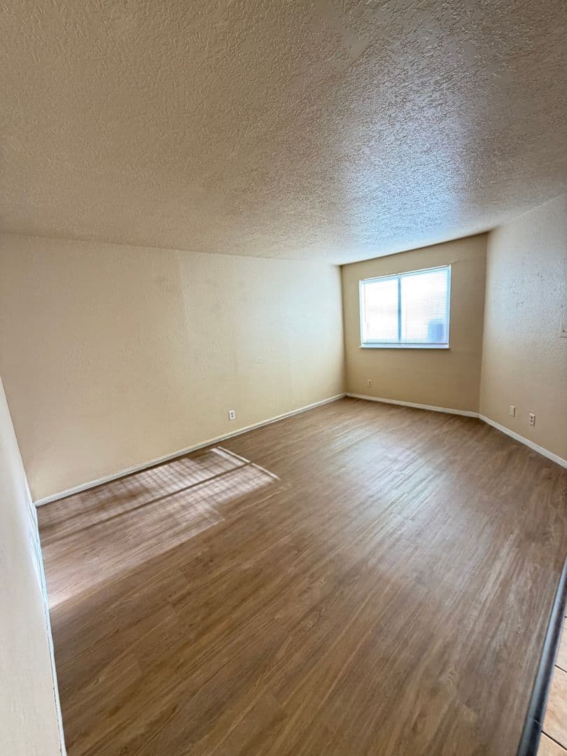 Rio Rancho Apartment: 507 Vancouver Road SE