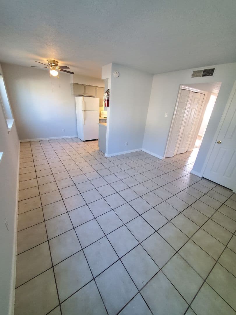 Los Lunas Apartment: 250 Village Drive