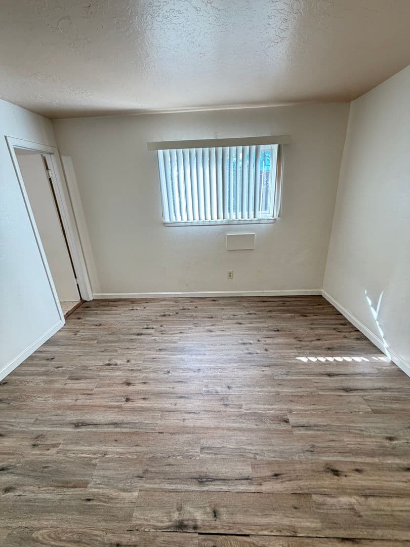 Albuquerque Apartment: 501 Texas Street NE