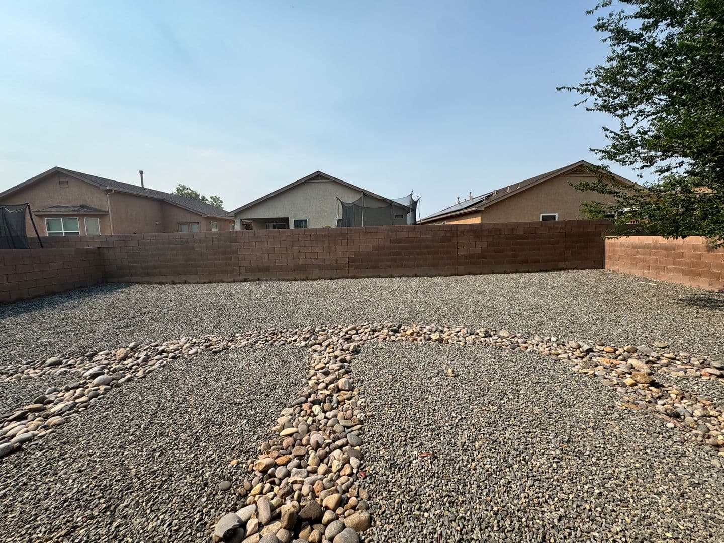 Los Lunas House: 520 Rain Lily Road SW