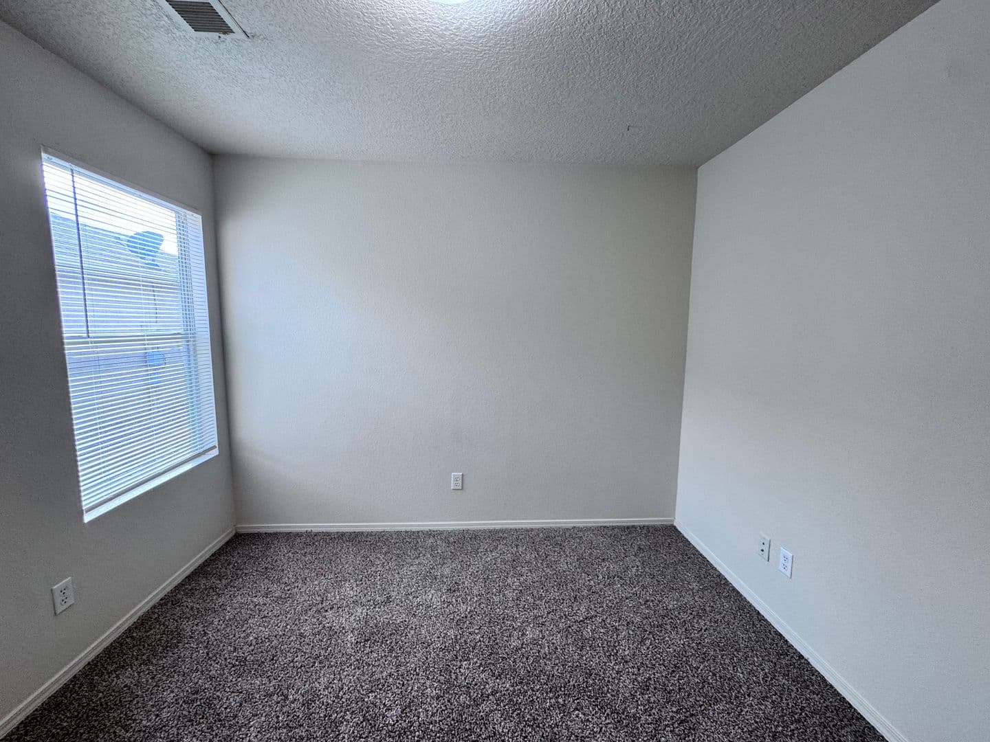 Los Lunas House: 720 Bear Grass Ave SW