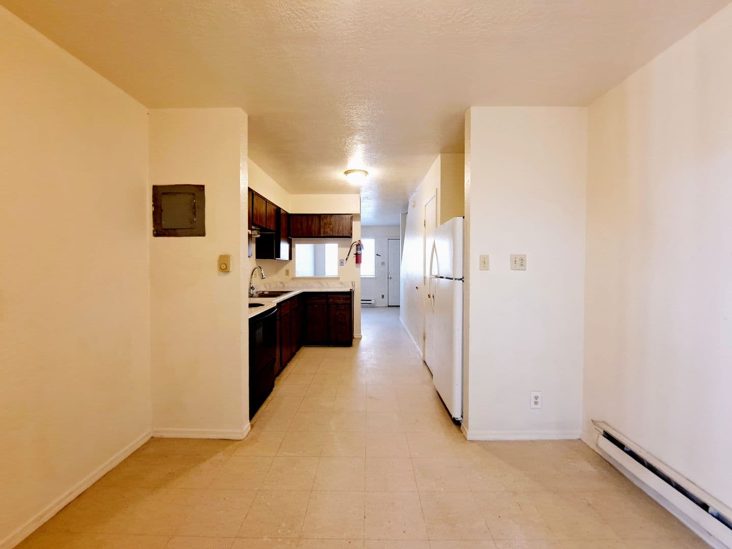Albuquerque Apartment: 216 63rd Street NW